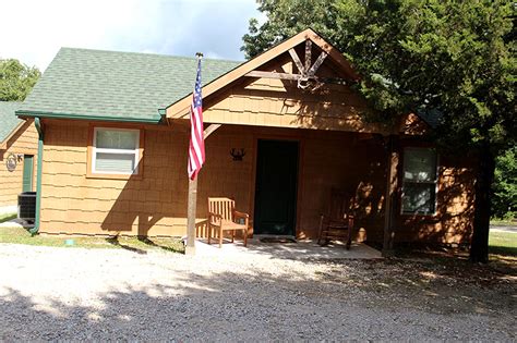 Chickasaw national park cabins <i> Escape from the demands of life into the natural beauty of Oklahoma's Arbuckle Mountain region</i>