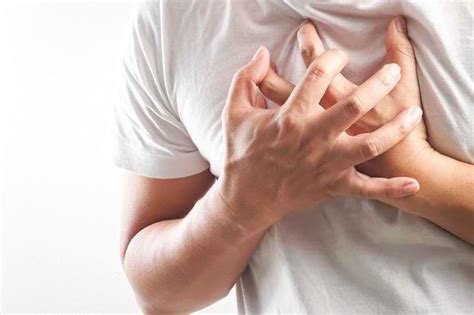 Chord berdebar jantung di dada  Jangan sekali-kali menyepelekan serangan jantung kalau tidak mau berujung pada maut