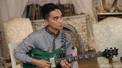 Chord enda ungu maafkan aku Lirik dan chord lagu berjudul 'Maafkan Aku' dari personel band Ungu, Enda