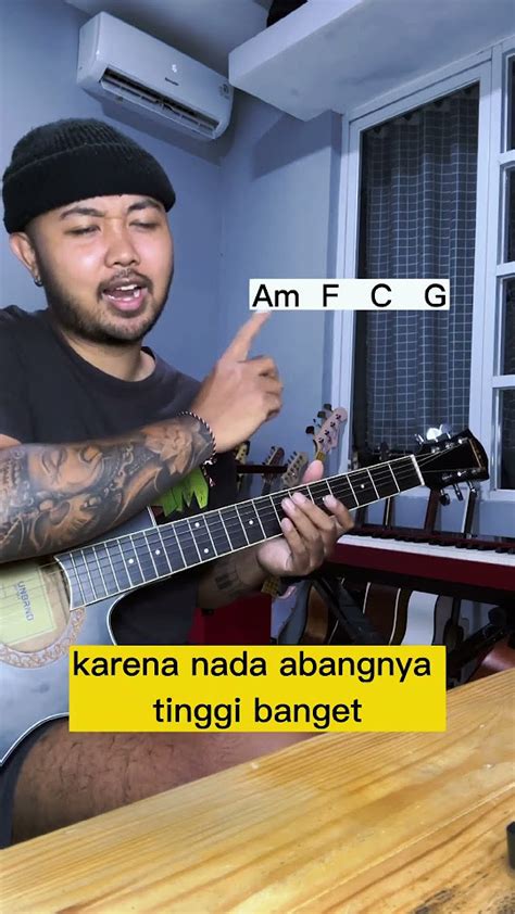 Chord gitar asulama suka dia dasar c  E berkaca, bertanya, Am D apa ku buat salah?C walau hati tak akan pernah G dapat melupakan dirimu Am dan tiap tetes air mata F G yang jatuh kuatkan rinduku