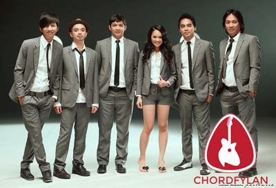 Chord ungu saat bahagiaku Musik : C 