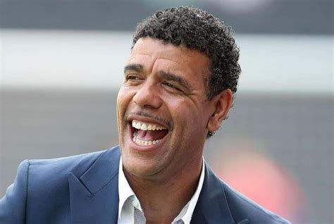 Chris kamara net worth Chris Kamara currently resides in Wakefield in West Yorkshire