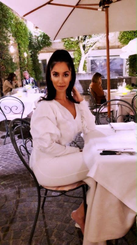 Christina ashten gourkani leaked Ashten G, or Christina Ashten Gourkani, was a model, influencer, and social media celebrity noted for her uncanny likeness to reality TV star and cosmetics tycoon Kim Kardashian