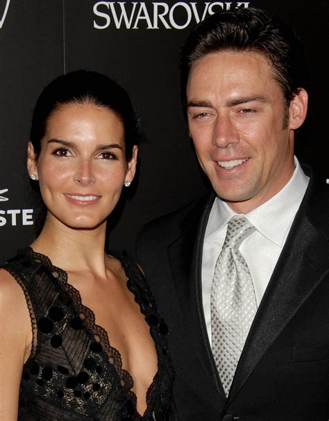 Christon staples angie harmon  In 2015, Angie Harmon bought 2,338 square feet, 4 bedrooms, 3