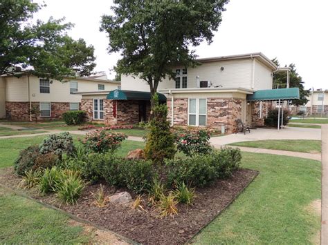 Cimarron terrace apartments shawnee ok  Get the space of a single-family home and the convenience of an apartment when you search for townhomes in Shawnee, OK