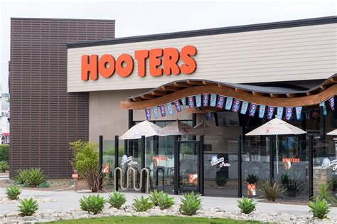 Closest hooters Hooters at 2015 Harper Rd, Beckley, WV 25801