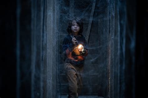 Cobweb bdscr  もっと見るIn Samuel Bodin’s directorial debut, Cobweb, the harrowing story of a young boy and his unnerving family nails this unique brand of childhood dread