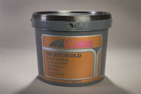Colas bitukold RS Bitukold is a rapid setting, pourable cold applied thixotropic bitumen emulsion designed for sealing vertical joints