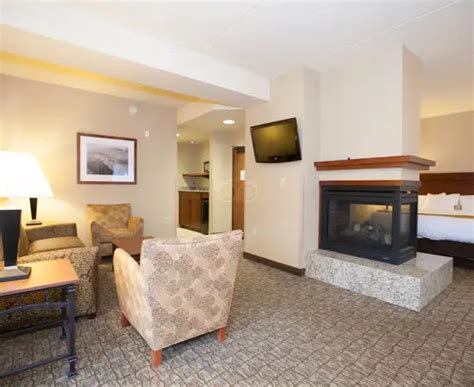 Comfort suites canal park duluth mn  Free breakfast, free WiFi, indoor pool