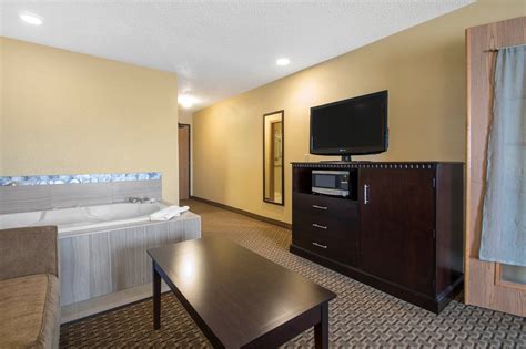 Comfort suites wisconsin All of our suites include a refrigerator, microwave, wet bar, sofa sleeper, and high-speed wireless internet