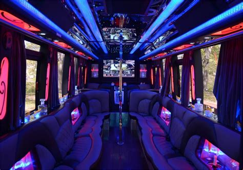 Commack limo bus rentals near me Limo Service Waterford, MI