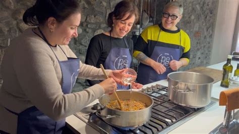 Cooking classes in bellagio italy  Visit a traditional villa on the banks of Lake Como; get hands-on as you cook up an array of appetizers, pastas, and meat dishes; then tuck into your delicious homemade creations, accompanied local wine and dessert