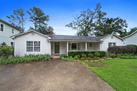 Cottages of fairhope alabama  Historic cottage with a wrap-around deck (from USD 242) Show all photos