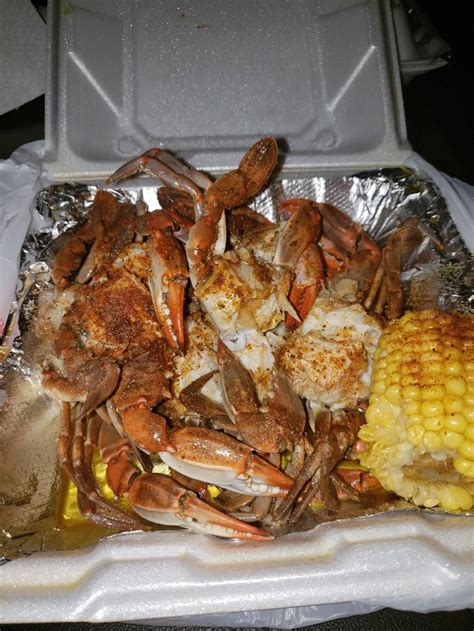 Crab shack on sligh  It offers 3 bedrooms plus a flatlet