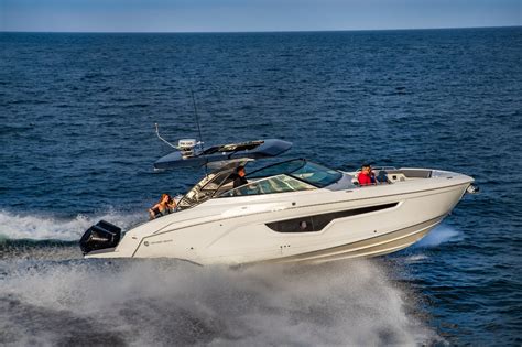 2024 Cruisers Yachts 34GLS Boat Test, Pricing, Specs