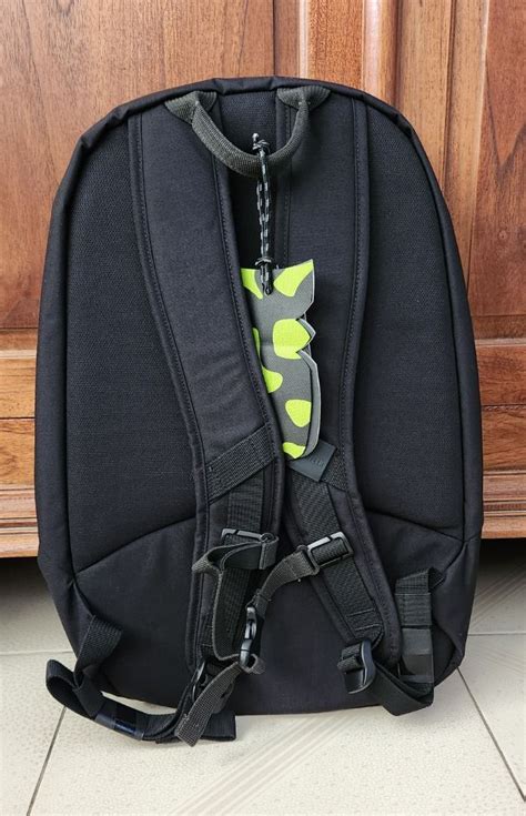 Crumpler fog backpack review com