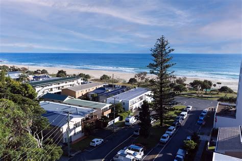 Currumbin holiday accommodation 4 km