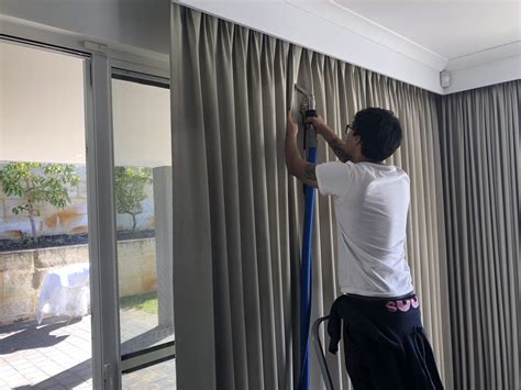 Curtain cleaning jimboomba  " Spacious room, comfy bed, excellent blackout curtains