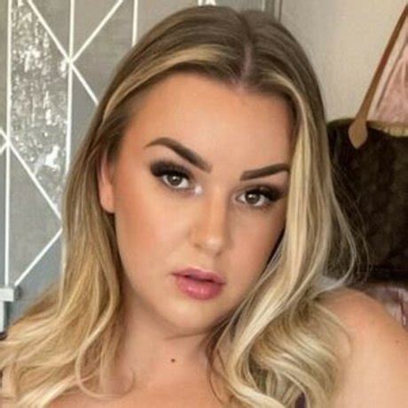 Curvygirllou onlyfans leak  5 211,2K