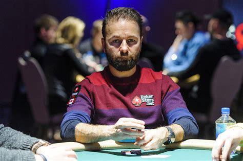 Daniel negreanu hair plugs  I thought Canadians were civil and peace loving