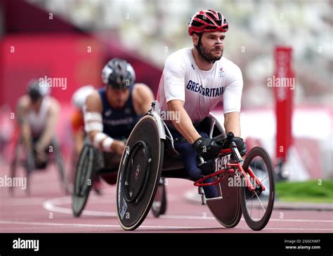 Danny sidbury  He recorded a time of 42:48 and won by an astonishing one minute and 27 seconds to David Weir