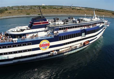 Day gambling cruises in florida  Two 5-hour gambling cruises per day (11:am-4:pm and 5:pm-10:pm) with pretty good buffet available and very reasonable pricing