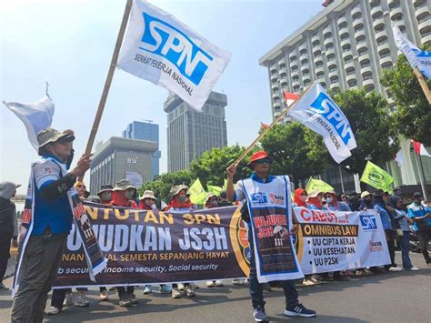 Demo power indonesia com, Jakarta - Koordinator Presidium Aliansi Aksi Sejuta Buruh (AASB) sekaligus Ketua Umum DPP KSPSI, Jumhur Hidayat menjelaskan rencana aksi buruh 10 Agustus yang digagas kelompoknya, tidak ada kaitan dengan seruan pengamat politik Rocky Gerung