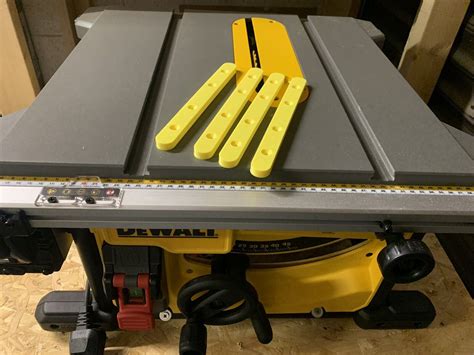 Dewalt dwe7485 cross cut sled  Since you need to get about half of the sled on the tablesaw to start making a cut, you lose half the space