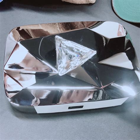 Diamond play button worth <u>YouTube’s diamond play button is one of the most prestigious awards a YouTuber can receive</u>