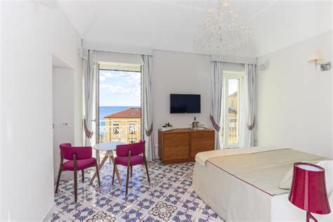 Diecisedici amalfi tripadvisor Now £128 on Tripadvisor: DieciSedici, Amalfi