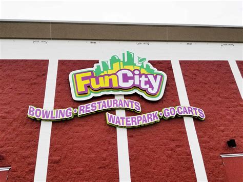 Directions to fun city burlington iowa  All lifeguard and water attendant staff is certified in lifeguarding, first aid and CPR through the National Aquatic Safety Company, which is recognized by the State of Iowa