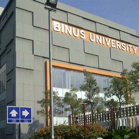 Direktur kampus binus greater jakarta  Alam Sutera Boulevard No