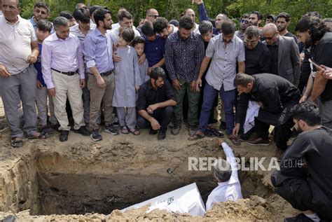 Doa akan memberangkatkan mayat ke kubur  3