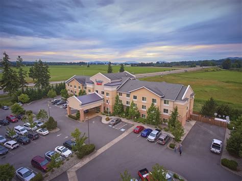 Dog friendly hotel burlington  There is a grassy area for pet relief on the property