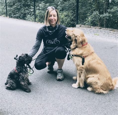 Dog sitter sammamish  Some pet sitters will charge a fixed rate per day if full-time care is requested