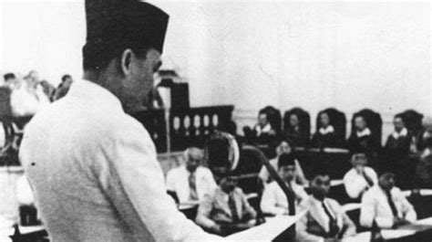 Dokuritsu junbi inkai Tanggal 7 Agustus 1945, Badan Penyelidik Usaha-usaha Persiapan Kemerdekaan Indonesia (disingkat "BPUPKI") dibubarkan karena dianggap telah dapat menyelesaikan tugasnya dengan baik, yaitu menyusun rancangan Undang-Undang Dasar bagi negara Indonesia Merdeka, dan digantikan dengan dibentuknya "Panitia Persiapan