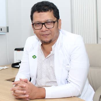 Dr aries budianto  Dwa Aries Tina Pulubuhu, M