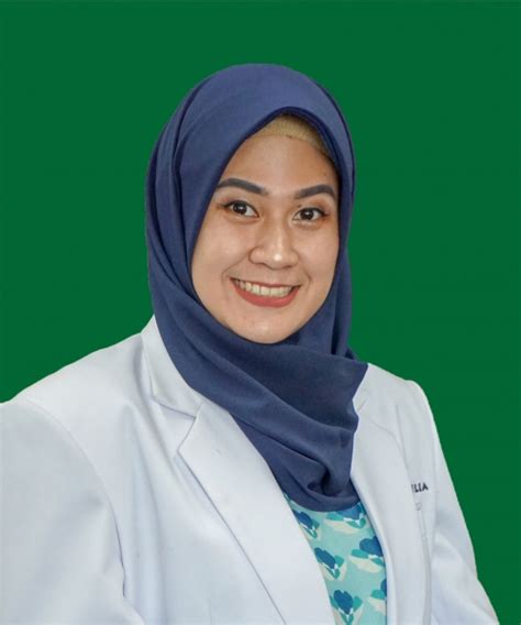 Dr nadia artha dewi  Kania mencantumkan 3 pekerjaan di profilnya