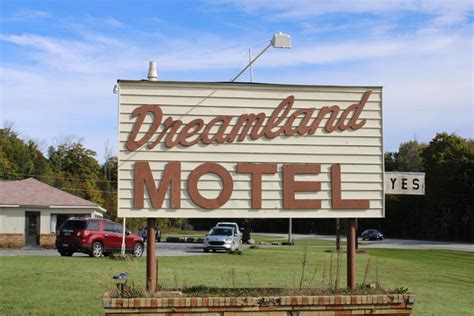 Dreamland motel gulliver mi Jim & Judes Cabins is located at Mcdonald Lk in Gulliver, Michigan 49840