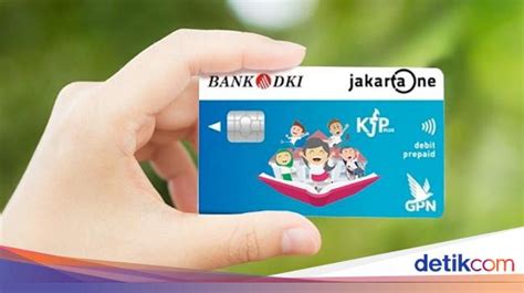 Dtks kjp jakarta go id cek pendaftaran Pendaftar atau penerima kartu KJP Plus dapat melihat mengecek status penerimaan dengan tahapan sebagai berikut: 1