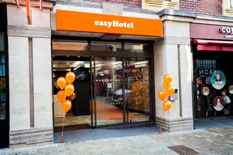 Easyhotel leeds 8 km) from First Direct Arena and 1