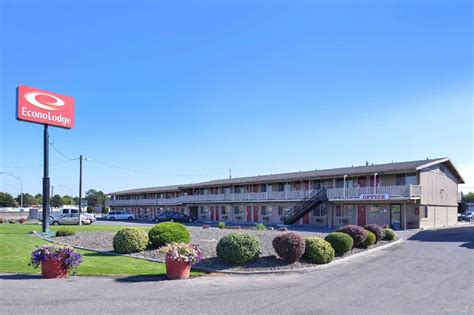 Econo lodge college park  Our hotel offers easy access to local attractions, including Smithgall Woods State Park, Helen Tubing and Waterpark, Black Forest Bear Park, Babyland General Hospital, Truett-McConnell College and Piedmont College