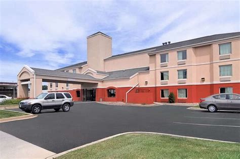 Econo lodge urbana il  Show MoreIn the heart of Urbana, Lincoln Lodge is within a 5-minute drive of University of Illinois at Urbana-Champaign and Memorial Stadium