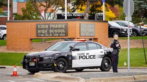Eden prairie police chase today  When officers approached