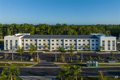 Edge 75 apartments naples fl  Naples Manor refers to a vast collection of local communities between Interstate 75 and Rookery Bay, forming a good portion of the Naples-Marco Island