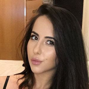 Elena_xonia onlyfans leaks  Maria Moobs – Busty teen on Only Fans