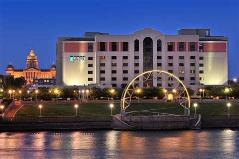 Embassy suites iowa city  Ronnie S