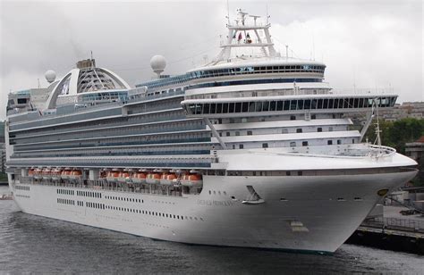 Emerald princess cruise reviews  Seven Seas Splendor