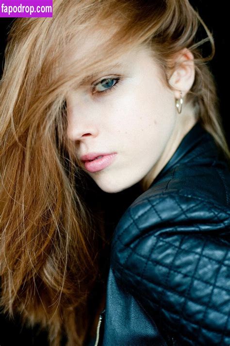 Emily deyt aysage leak Born in 1995, Emily Deyt-Aysage is an English fashion model currently based in New York in the USA and Austria