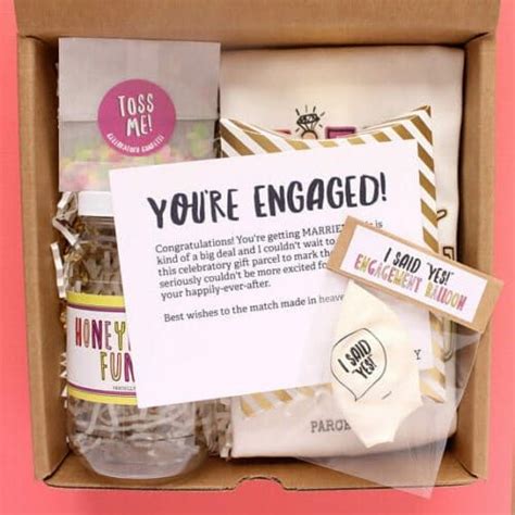 37 Best Engagement Gifts Any Couple Will Swoon Over in 2022: Keepsakes, Gift  Boxes, Gift Baskets, Cheeseboards